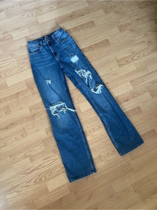 Hollister Denim - Hollister Ultra High Rise Dad Jean Distressed size 000L
